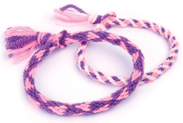 Для плетения кумихимо потребуются толстые нитки