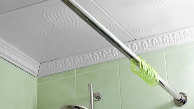 как повесить шторку в ванную комнату