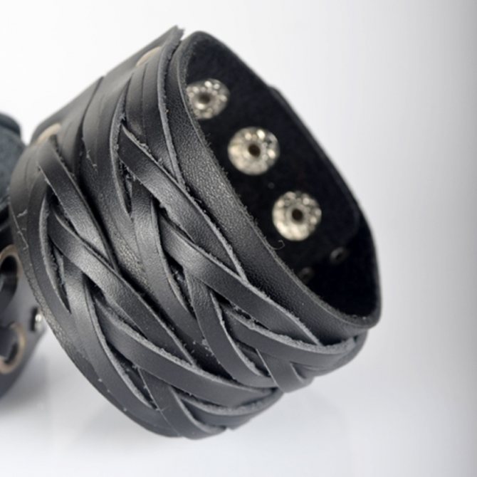 кожаный браслет