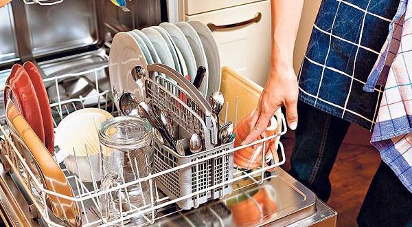 В посудомоечной машине остается вода: причины и их исправление