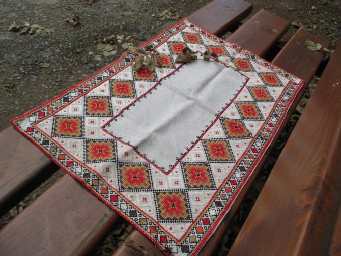 Вышивка болгарским крестом: техника выполнения, рекомендации для начинающих